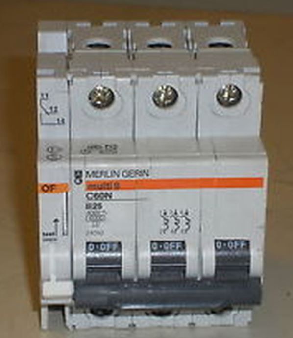 قاطع تيار ثلاثى 10 امبير 4.5 ك مارلين