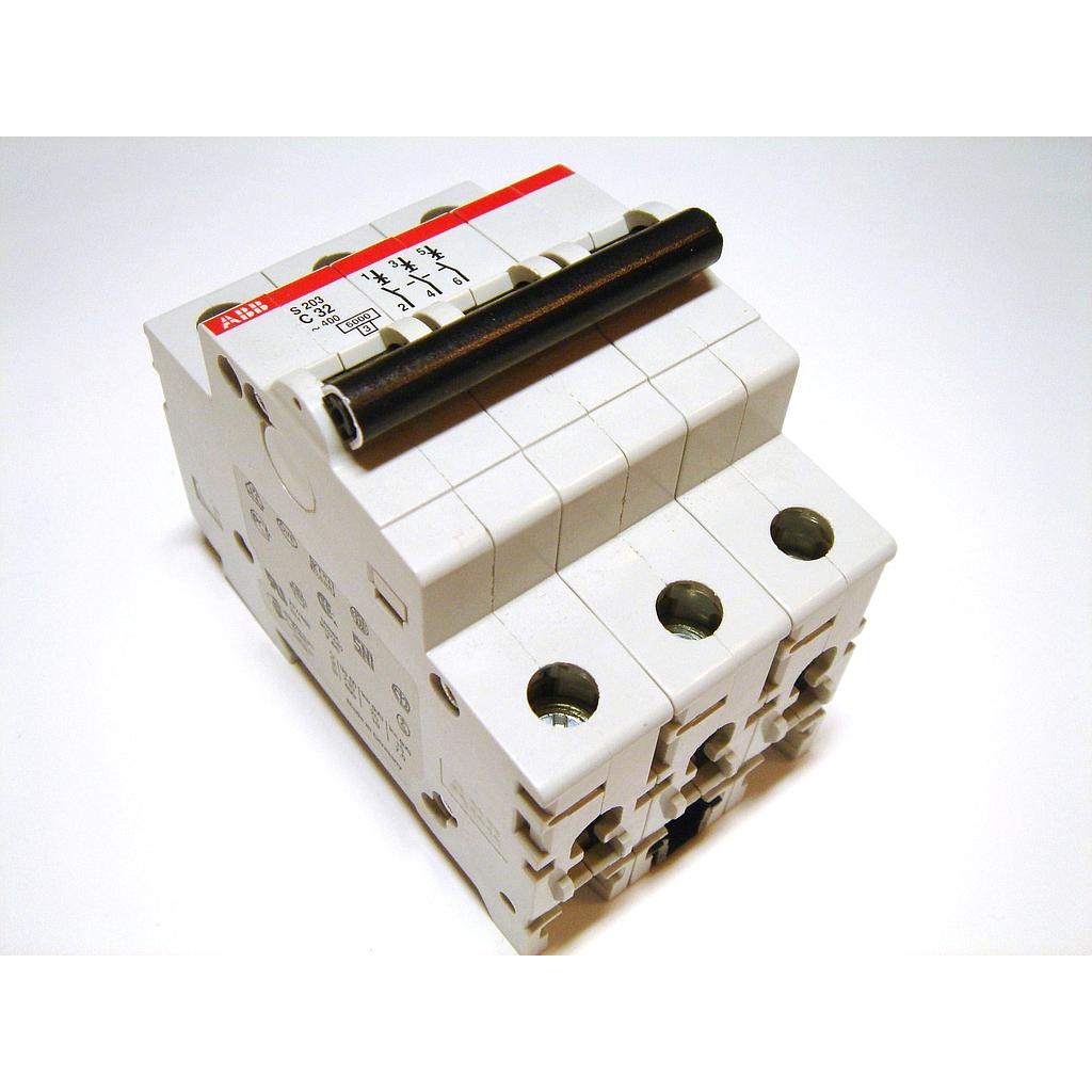 قاطع تيار ثلاثى 32 امبير 10 ك abb
