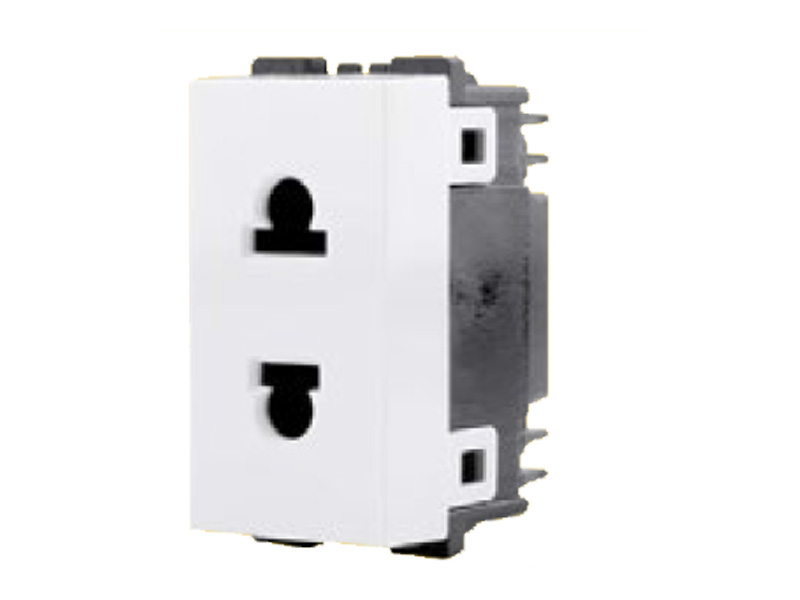 لقمة بريزة امريكى 16 امبير بالحماية اكو ابيض ساس