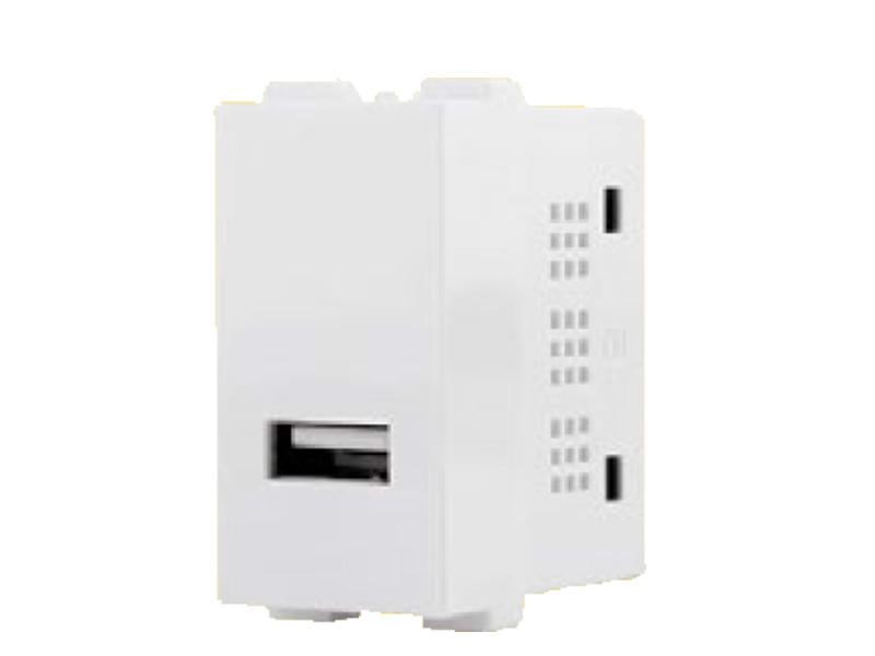 لقمة بريزة شاحن ابيض ساس اكو usb