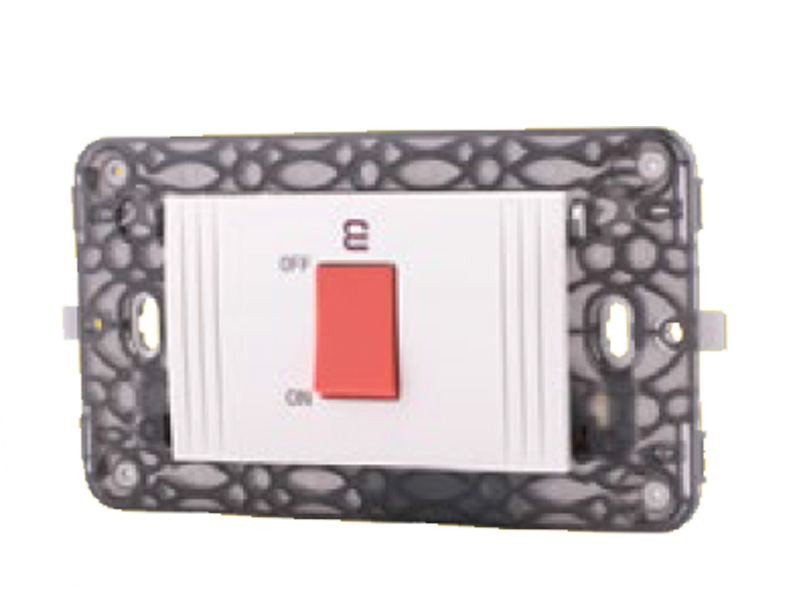 مفتاح تكييف 32 امبير كيرف ساس ابيض بالشاسية